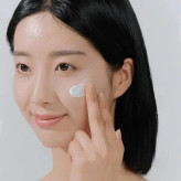 ضد آفتاب سنتلا اسکین ۱۰۰۴ skin هیالو سیکا